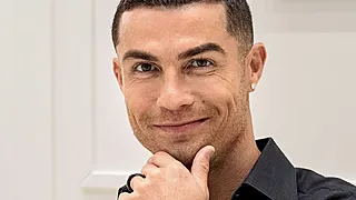 Ronaldo maakt indruk met peperduur juwelen horloge